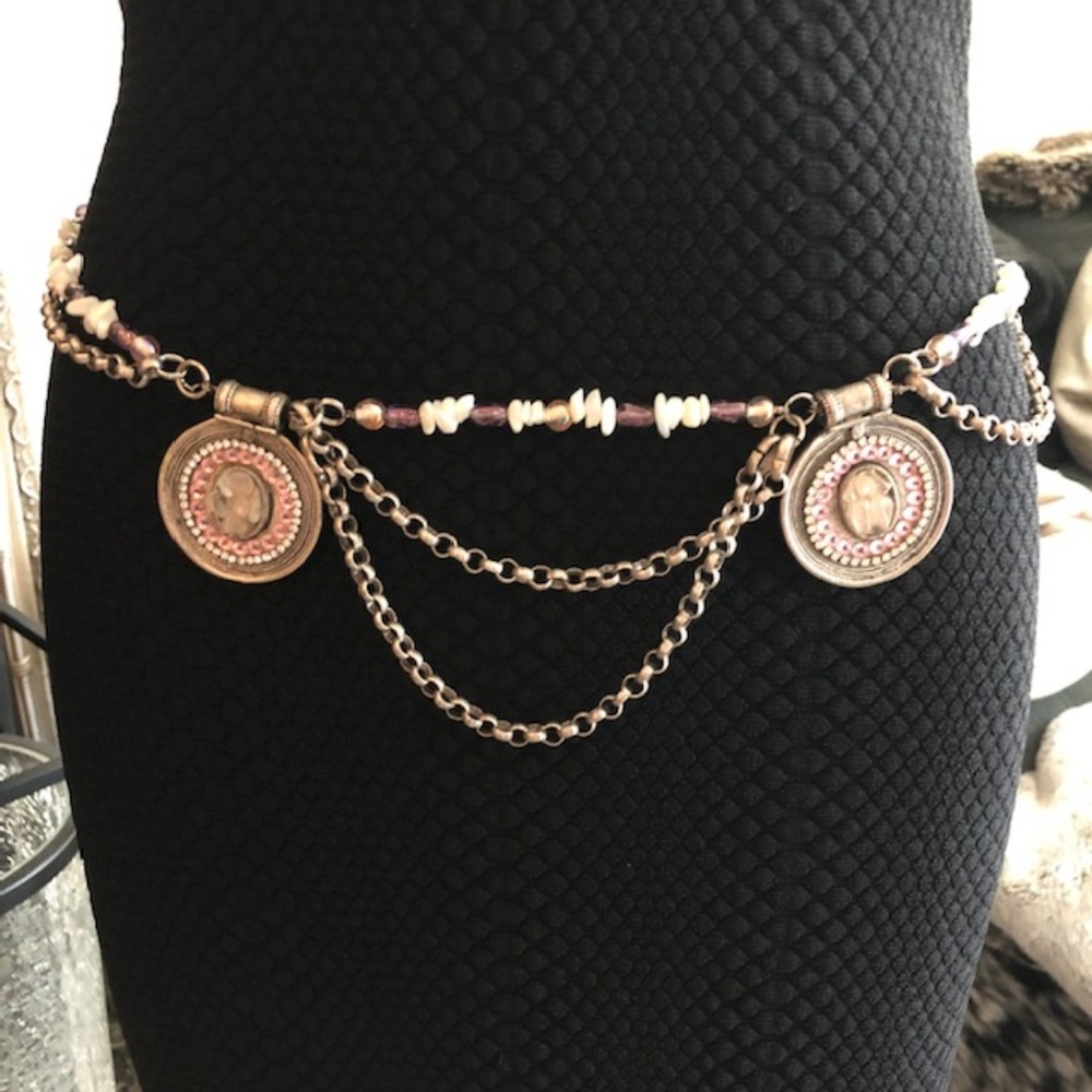 Gorg Pewter/Pink Jewel Encrusted Chain Link Belt